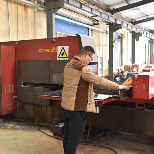 数控冲床
